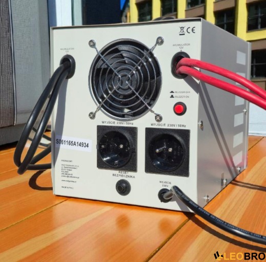 Комплект інвертор Volt Polska SINUS PRO 2200 E PLUS 1200/2200W + Акумулятор  LiFePO4 12,8V - 5